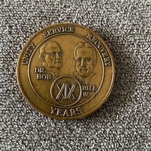 Vintage AA 19 year medallion/chip